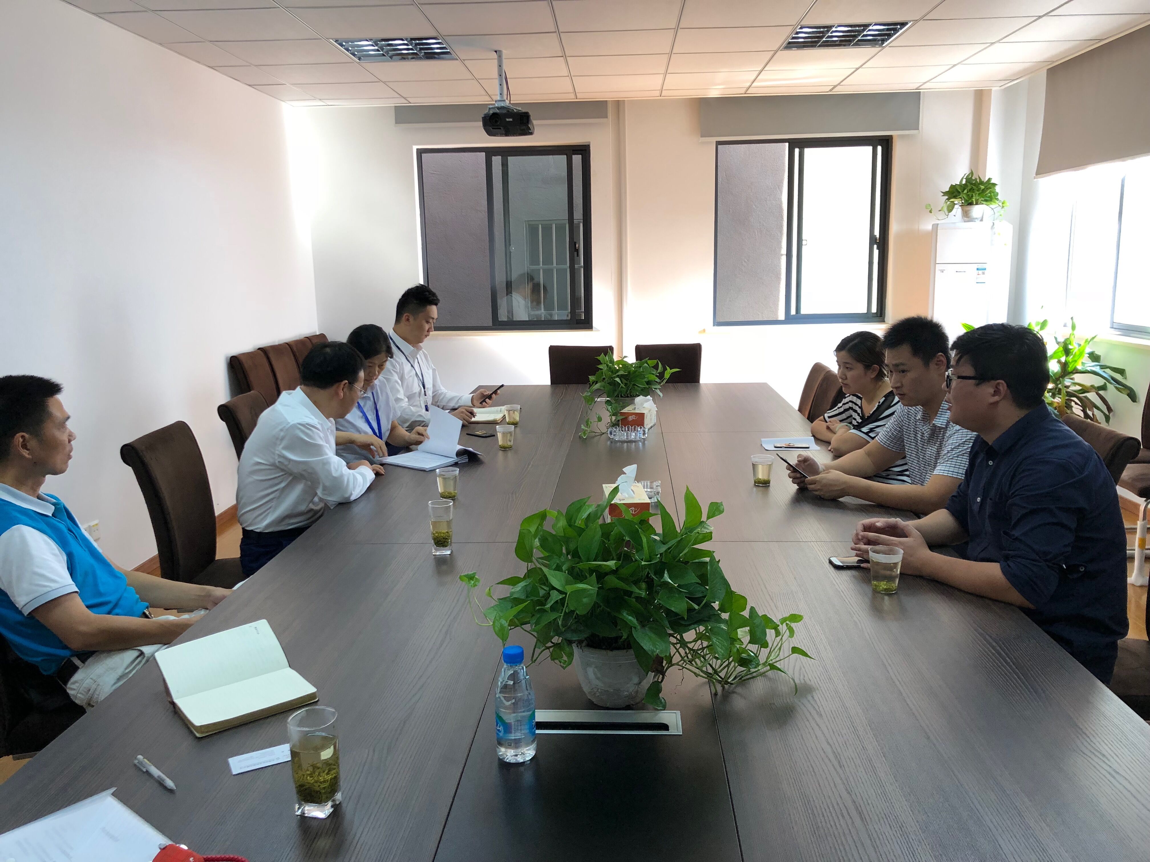 切实验展国企继承 精准扶贫在行动.doc